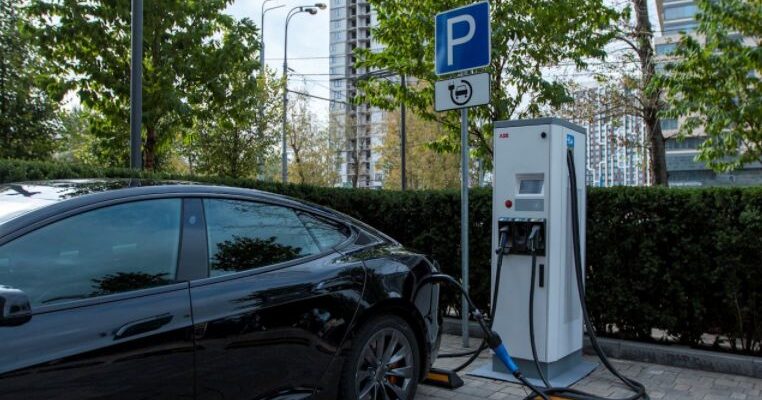 как правильно заряжать автомобиль на электротяге