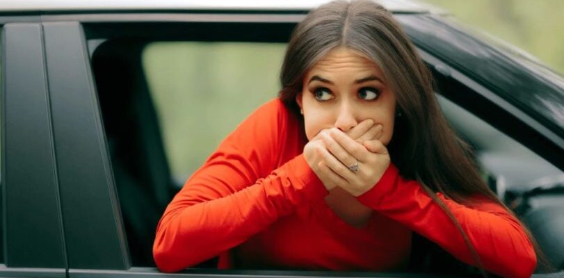 почему укачивает в машине